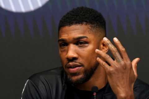 ‘You have to face the consequences’ – Anthony Joshua’s promoter speaks out after boxer confronted gobby student group