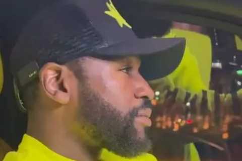 ‘Must be Jake Paul’ – Floyd Mayweather cruises in bright yellow car with matching outfit as fans troll his music choice