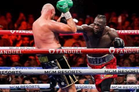 Boxing fans all saying the same thing as Deontay Wilder poses with fellow heavyweight Michael Hunter ahead of return