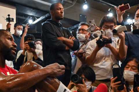 Floyd Mayweather vs Mikuru Asakura live stream and on TV guide – how to watch Japan exhibition bout on Sunday