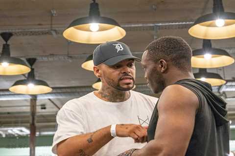 ‘I’ve seen holes in his game’ – Floyd Mayweather was ‘uncomfortable’ in last win as Deji’s coach opens up on exhibition
