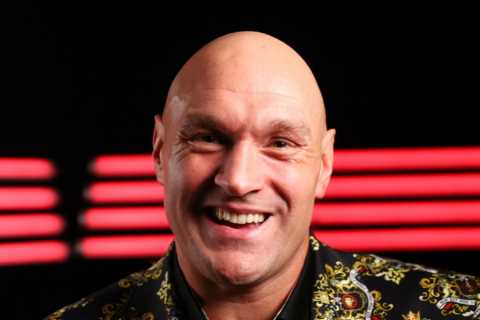 Tyson Fury unveils amazing suit emblazoned with family crest and ‘there’s only one Tyson Fury’ in LATIN for Chisora bout