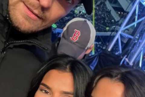 Oleksandr Usyk gets selfie with stunning ring girls at Tyson Fury’s win over Derek Chisora