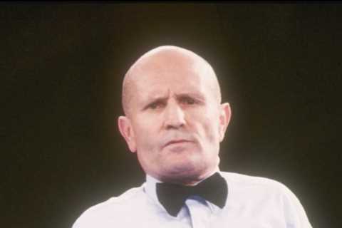 Mills Lane dead aged 85: Tributes pour in as legendary boxer-turned-referee passes away surrounded by his family
