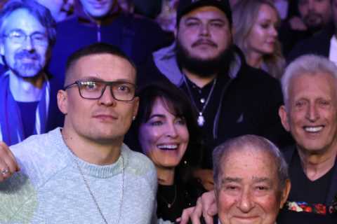 Oleksandr Usyk set to fight Daniel Dubois for heavyweight titles in back-up option if Tyson Fury deal falls through