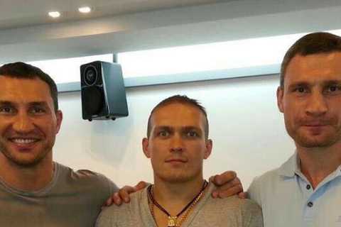 Oleksandr Usyk seeks advice from legendary Klitschko brothers and warns he is ‘coming for Tyson Fury’