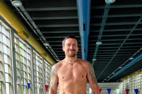‘Where are you, Belly?’ – Oleksandr Usyk taunts Tyson Fury as he poses in tiny swimming trunks ahead of fight