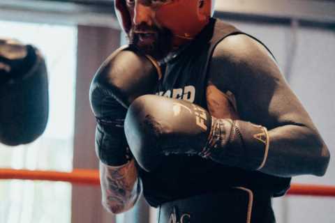 Touching reason behind Aaron Chalmers’ new gum shield for Floyd Mayweather fight after son ‘puts old one in BIN’