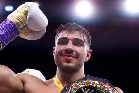 What is a split decision in boxing?
