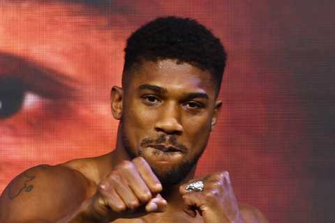Anthony Joshua and Jermaine Franklin’s lifestyles compared, with Brit worth £120m and roofer rival filing for bankruptcy