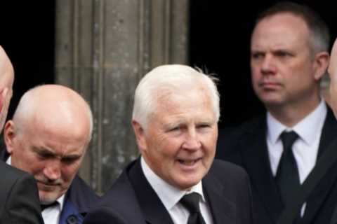 Ken Buchanan funeral sees boxing legends and Rangers hero turn out as big hitters say farewell to Scottish boxing great
