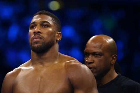 Anthony Joshua hits out at boxing with cryptic post about ‘rats’ and echoes Mike Tyson and George Foreman’s views