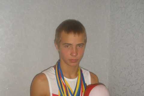 Ukrainian boxing champ Oleksandr Onyshchenko killed fighting Russians near besieged city Bakhmut