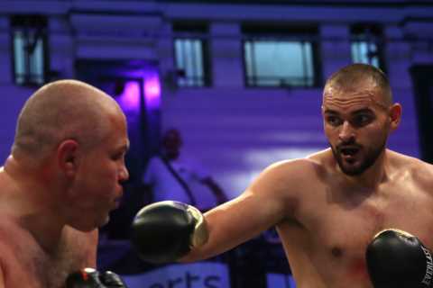 Roman Fury continues family trade by winning second professional fight in front of brother Tommy