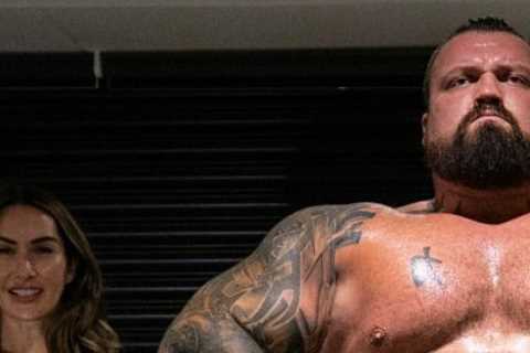 Eddie Hall shows off insane 27.5 STONE body before cutting weight as fans say his abs are a ‘sick joke’
