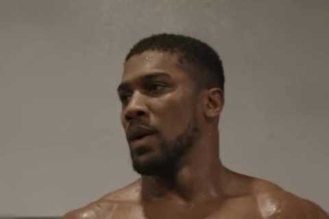 Anthony Joshua’s skin ‘PEELING OFF’ thanks to brutal training camp as he shows off gruesome blister
