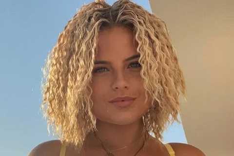 Ring girl Apollonia Llewellyn shows off new hair do in busty bikini snap as fans say ‘you look fantastic every day’