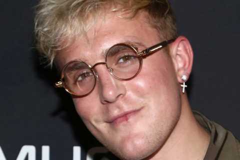 What is Jake Paul’s weight?