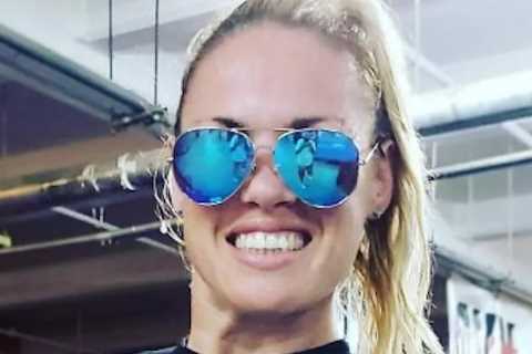 Who is boxer Heather Hardy?