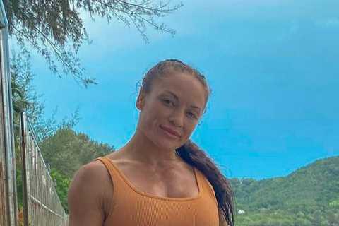 Bare knuckle fighter who flashed boobs at crowd after win has implants removed over health concerns