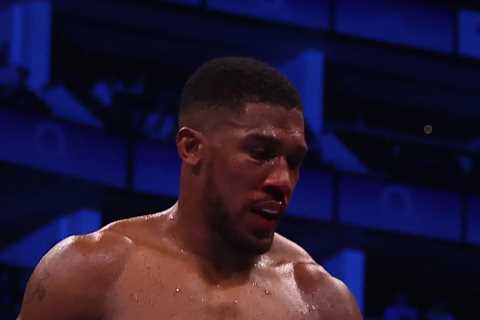 Anthony Joshua Delivers Brutal Knockout to Robert Helenius, Leaving Him Needing Oxygen