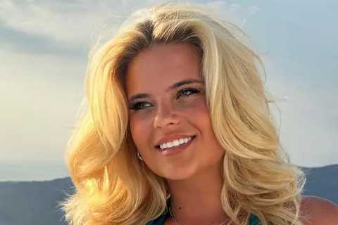 Boxing Ring Girl Apollonia Llewellyn Wows Fans with Stunning Santorini Snaps
