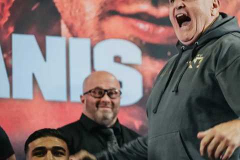 John Fury Predicts Tommy will win over KSI: Street-Fight with Gloves On