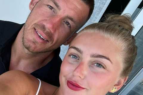 Boxer Liam Williams Shares Holiday Snap with Girlfriend Beth Huntley after Breakup from Mother of His Son