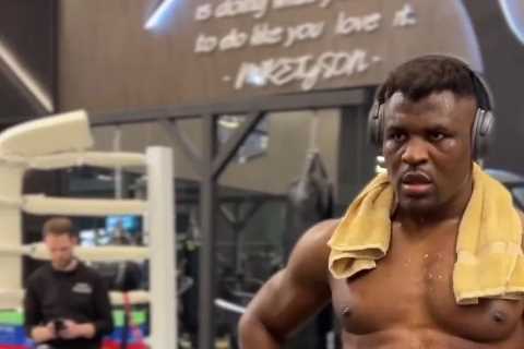 Francis Ngannou Stuns Fans with Insane Physique Ahead of Fight with Anthony Joshua