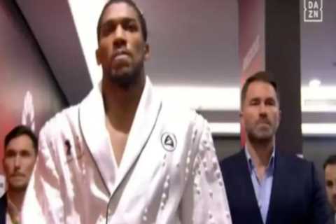 Eddie Hearn Leaves Fans Baffled with 'Teleportation' Stunt in Anthony Joshua's Ring Entrance