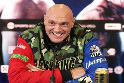 Tyson Fury's Team Reacts to Dad John's Shock Prediction for Oleksandr Usyk Fight