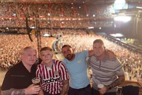 When Oasis Nearly Took Out Britain's Boxing Legend (Yes, Really)